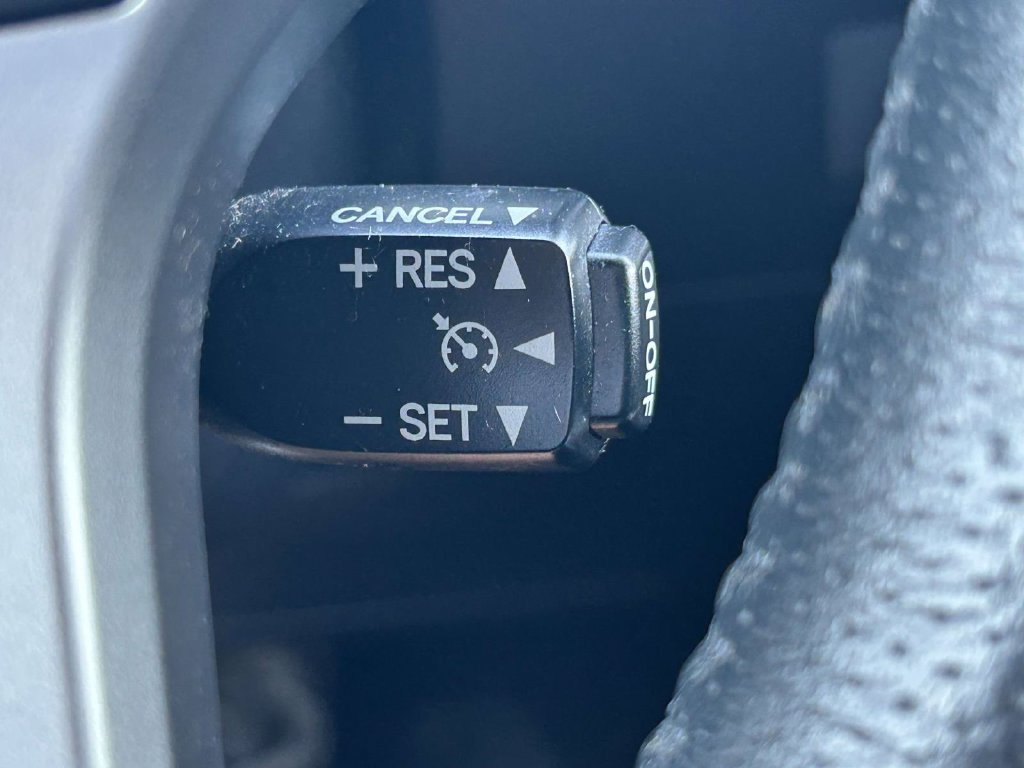 Used 2015 Toyota 4Runner Limited AWD/4WD image 23