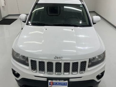 Used 2016 Jeep Compass Latitude AWD/4WD image 5
