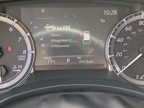 Certified 2024 Toyota Highlander XLE image 19