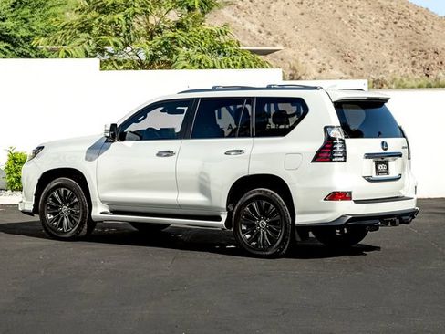 Used 2023 Lexus GX 460 Premium w/ Accessory Package AWD/4WD image 9