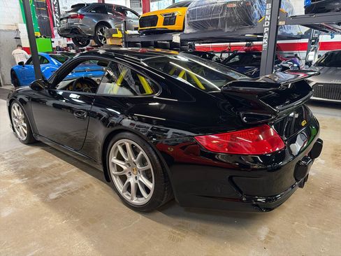 Used 2007 Porsche 911 GT3 RWD image 9
