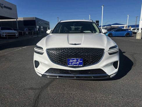 Used 2025 Genesis GV70 2.5T AWD/4WD image 9