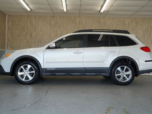 Used 2013 Subaru Outback 2.5i Limited w/ Moonroof Pkg AWD/4WD image 5