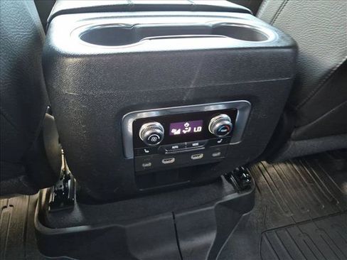 Used 2021 GMC Yukon Denali w/ Denali Premium Package AWD/4WD image 18