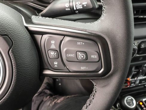 New 2025 Jeep Gladiator Rubicon w/ Convenience Group image 25