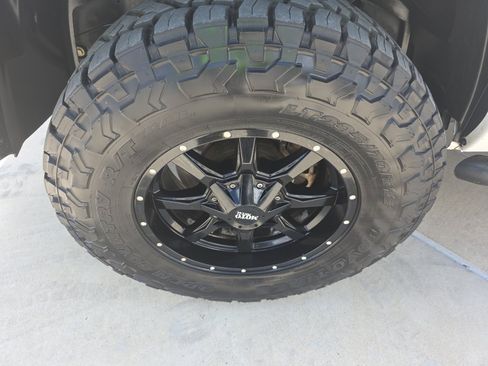 Used 2018 RAM 2500 Tradesman w/ Chrome Appearance Group image 5