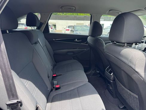 Used 2020 Kia Sorento FWD V6 image 11