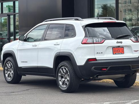 Used 2020 Jeep Cherokee Trailhawk AWD/4WD image 8
