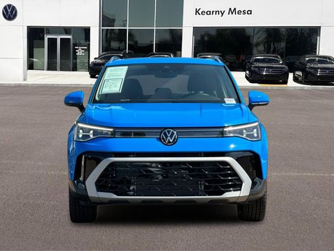 Used 2025 Volkswagen Taos SEL AWD/4WD image 9
