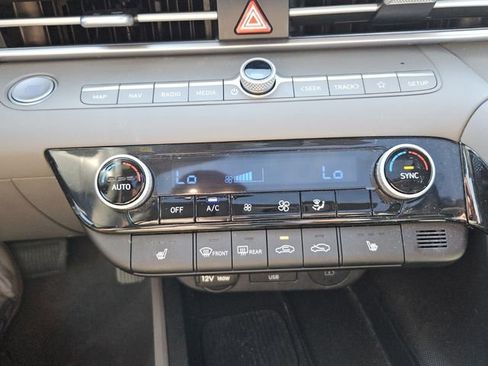 Used 2025 Hyundai Elantra SEL FWD image 20