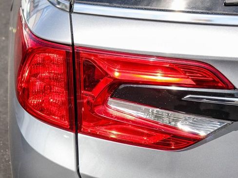 Used 2024 Honda Odyssey Touring image 9