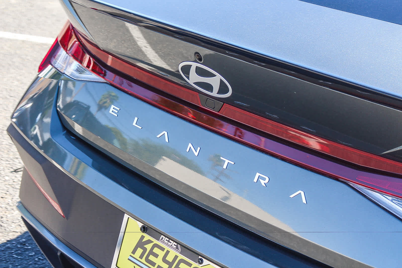 Certified 2025 Hyundai Elantra Sport w/ Cargo Package FWD image 9