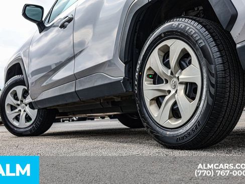 Used 2021 Toyota RAV4 LE image 16