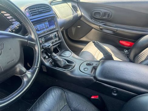 Used 2002 Chevrolet Corvette Convertible w/ Preferred Equipment Group2 RWD image 18