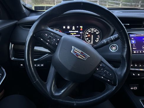 Used 2019 Cadillac XT4 Premium Luxury AWD/4WD image 29