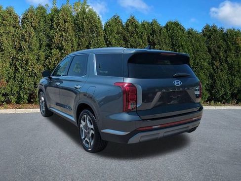 Used 2024 Hyundai Palisade SEL w/ Premium Package FWD image 6