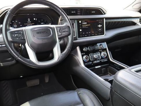 Used 2022 GMC Yukon Denali AWD/4WD image 4