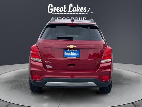 Used 2020 Chevrolet Trax LT w/ Driver Confidence Package FWD image 4
