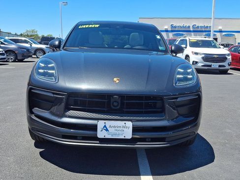 Used 2023 Porsche Macan AWD/4WD image 2