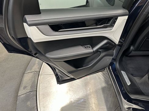 New 2026 Porsche Cayenne S image 36