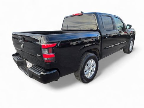 Used 2023 Nissan Frontier SV image 4