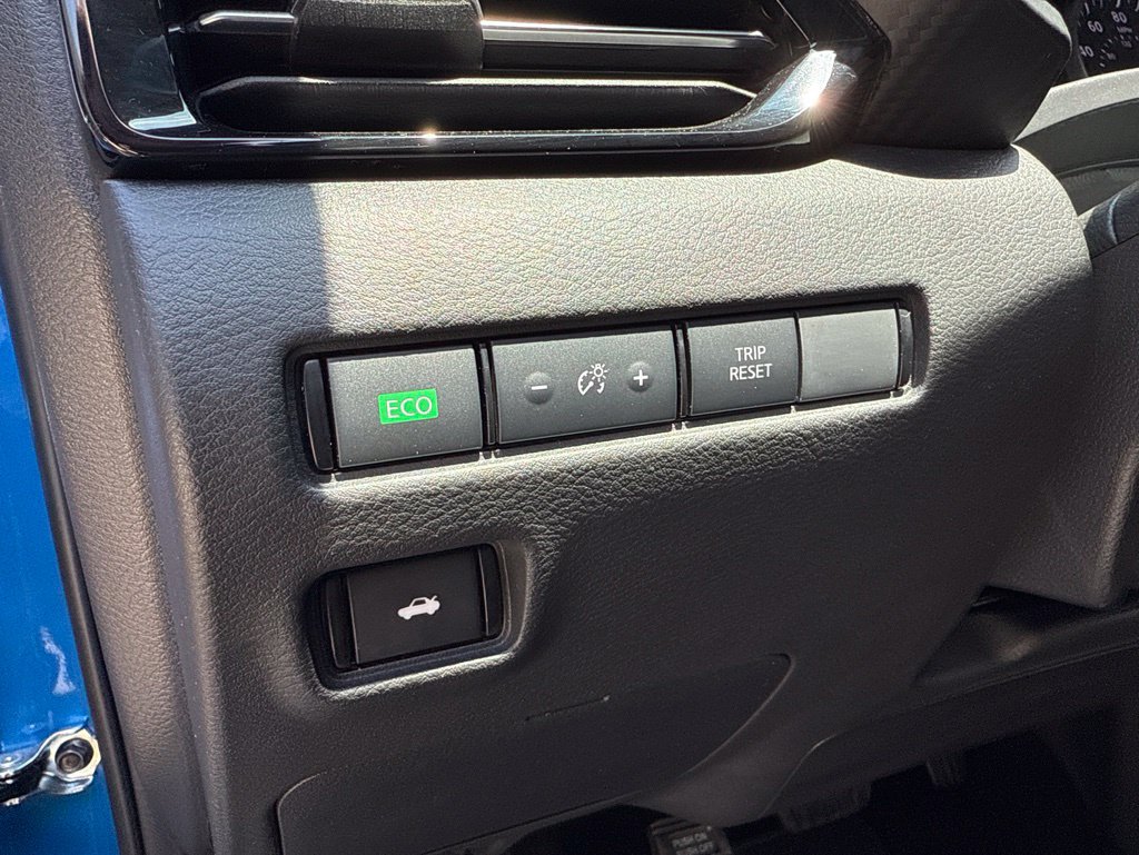 Used 2025 Nissan Sentra SR FWD image 26