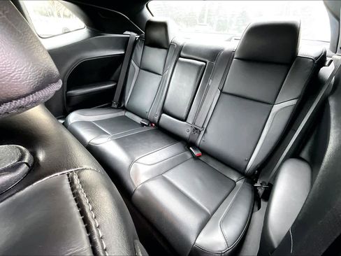 Used 2019 Dodge Challenger SXT w/ Plus Package image 17