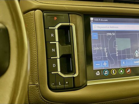 Used 2021 GMC Yukon Denali w/ LPO, Illumination Package AWD/4WD image 21