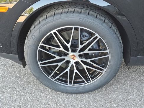 Used 2026 Porsche Cayenne image 14