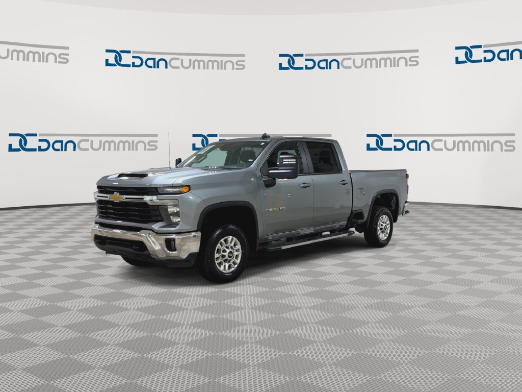 Used 2025 Chevrolet Silverado 2500 LT w/ Convenience Package AWD/4WD image 4