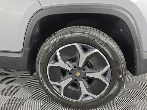 Used 2024 Rivian R1T Adventure Dual AWD/4WD image 10