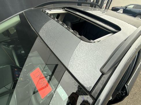 Used 2022 Subaru Crosstrek 2.5i Limited w/ Moonroof Package 2 image 21