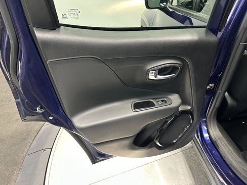 Used 2018 Jeep Renegade Altitude image 20