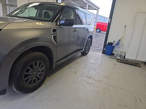 Used 2026 Nissan Armada SV image 5
