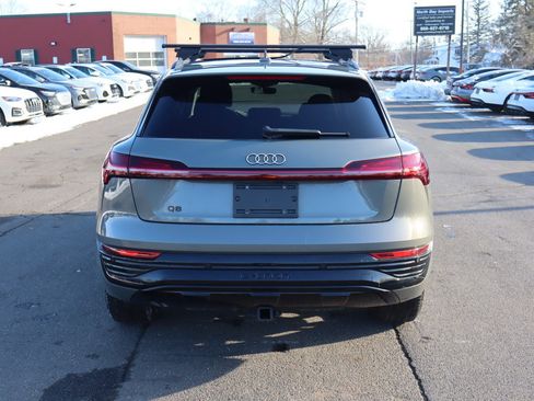 Used 2024 Audi Q8 e-tron Premium Plus w/ Premium Plus Package image 6