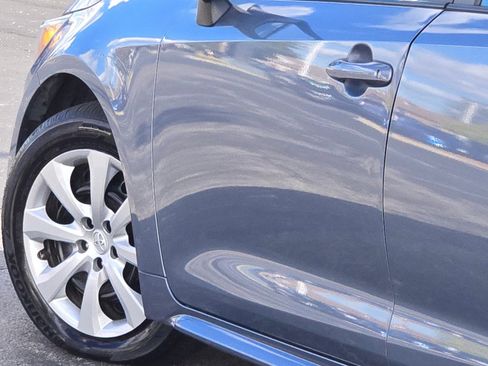 Used 2025 Toyota Corolla LE image 12