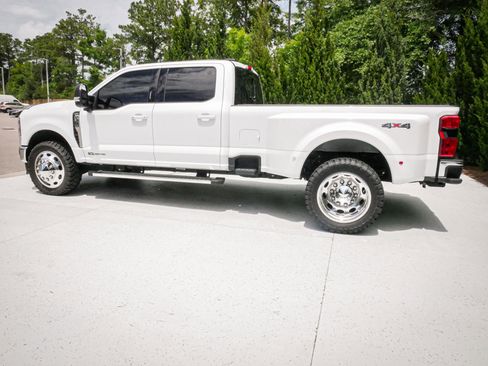 Used 2024 Ford F350 Lariat AWD/4WD image 7