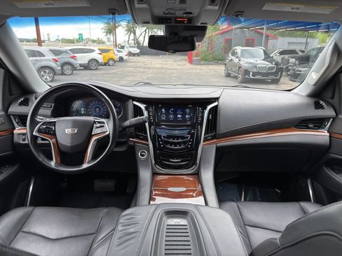 Used 2018 Cadillac Escalade Luxury RWD image 20