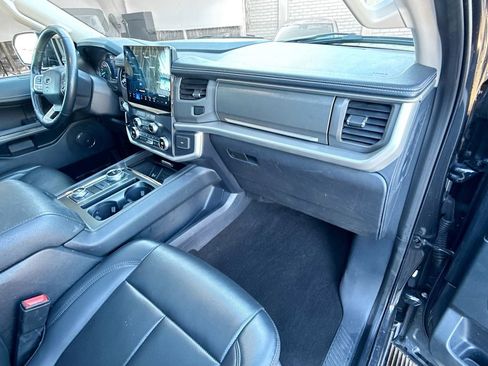 Used 2022 Ford Expedition Max XLT image 34