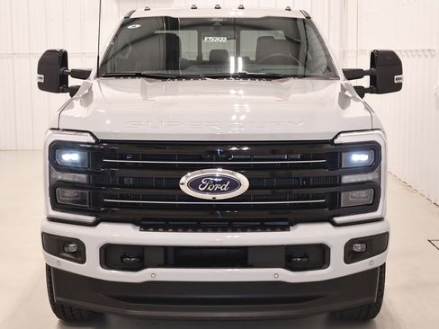 Certified 2025 Ford F350 Platinum w/ FX4 Off-Road Package AWD/4WD image 5