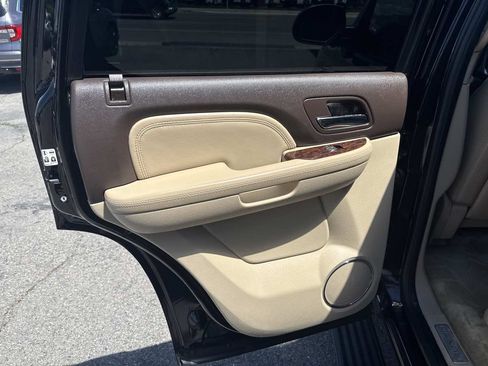 Used 2007 GMC Yukon Denali AWD/4WD image 12
