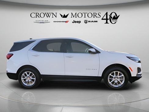 Used 2024 Chevrolet Equinox LT w/ LPO, Floor Liner Package AWD/4WD image 4
