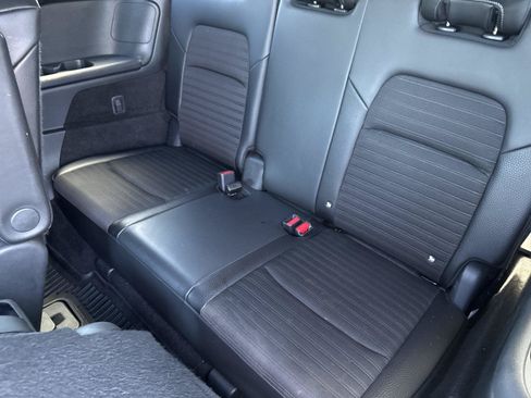 Used 2025 Nissan Pathfinder Rock Creek AWD/4WD image 24