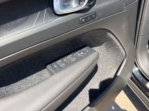 New 2025 Volvo EX40 Core w/ Climate Package image 14