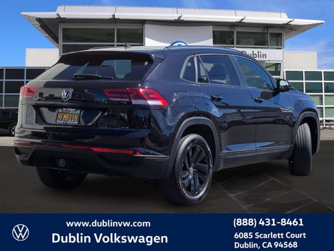 Used 2023 Volkswagen Atlas Cross Sport SE w/ Panoramic Sunroof Package FWD image 4