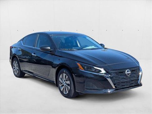 New 2025 Nissan Altima 2.5 S FWD image 6