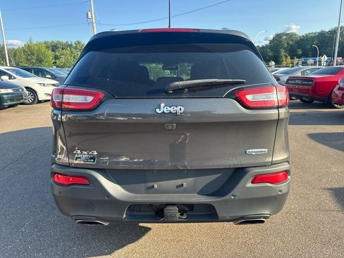 Used 2017 Jeep Cherokee Latitude w/ Safety/Convenience Group AWD/4WD image 6
