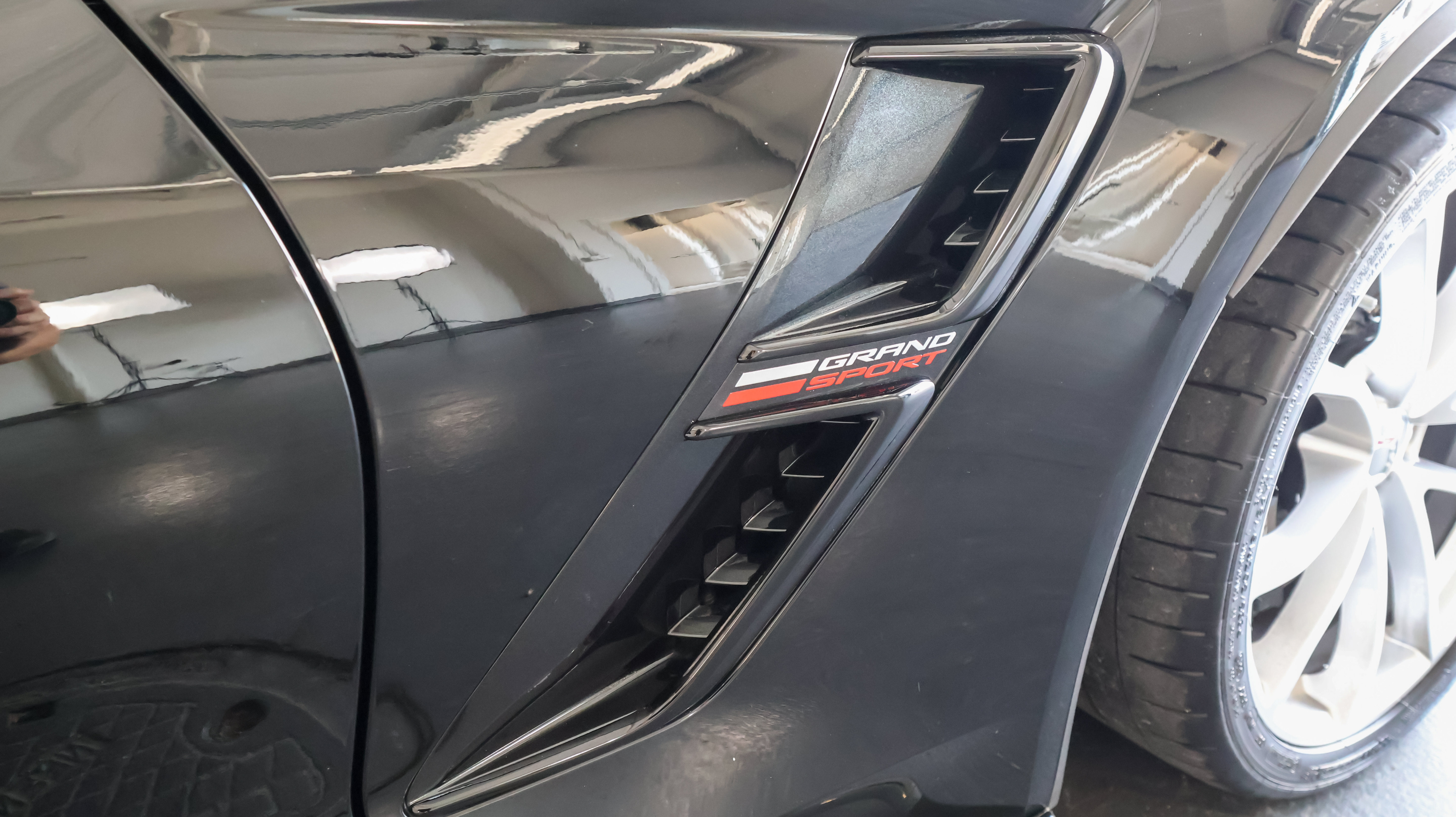 Used 2019 Chevrolet Corvette Grand Sport RWD image 42
