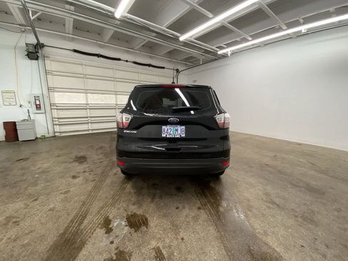 Used 2017 Ford Escape S image 5