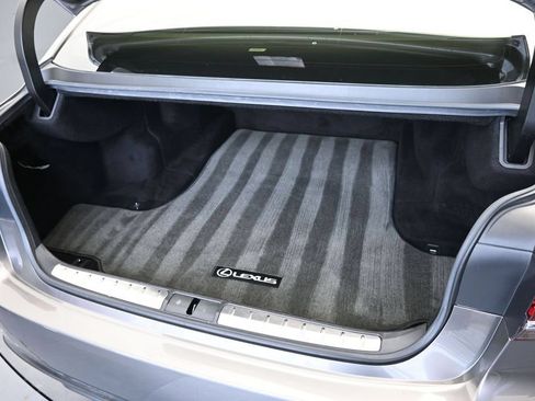 Used 2018 Lexus LS 500 w/ Interior Upgrade Package RWD image 24